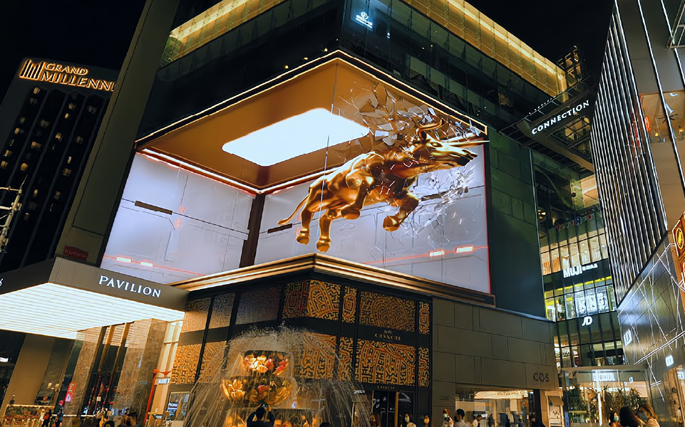 Corner Cabinet Makes Seamless 3D Screen