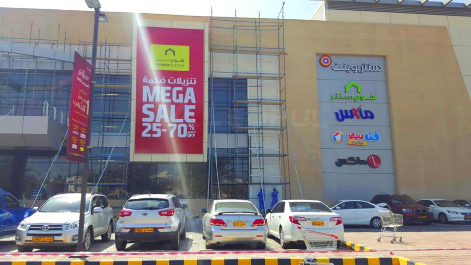 outdoor-led-billboard-of10s-installed-in-oman-shopping-mall2