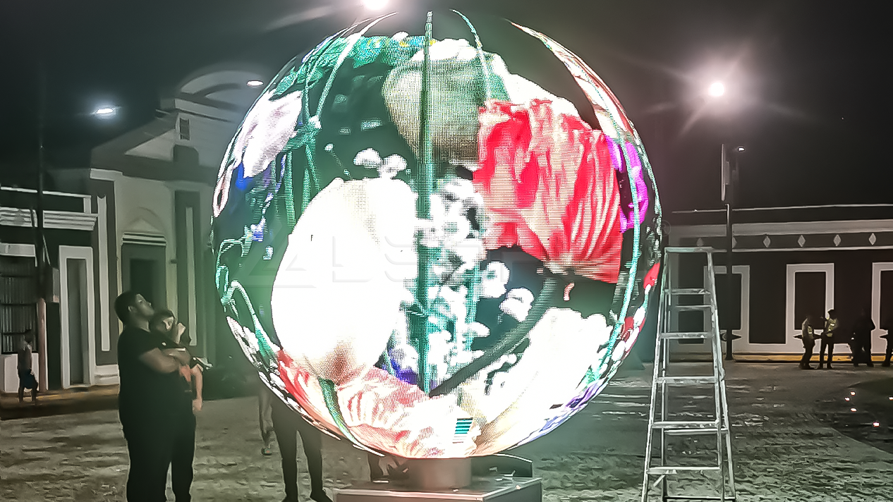 LEDFUL Outdoor Sphere LED Screen In Venezuela-2